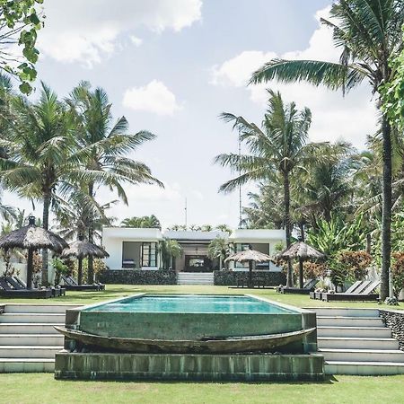 Pantai Hitam Villa Selemadeg Eksteriør bilde