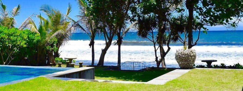 Pantai Hitam Villa Selemadeg Eksteriør bilde